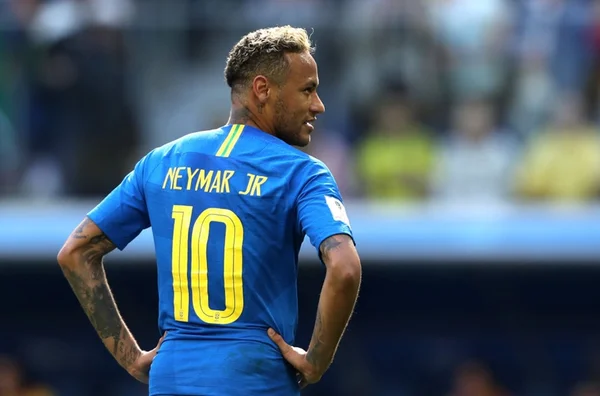 Pai defende Neymar e pede cuidado a parças nas redes sociais