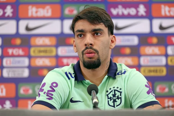 Lucas Paquetá em coletiva de imprensa - Metrópoles