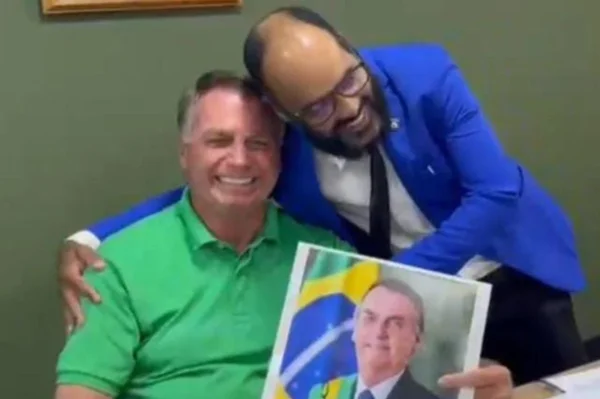 MPE diz que candidato do PL tenta pegar “carona política” no nome Bolsonaro