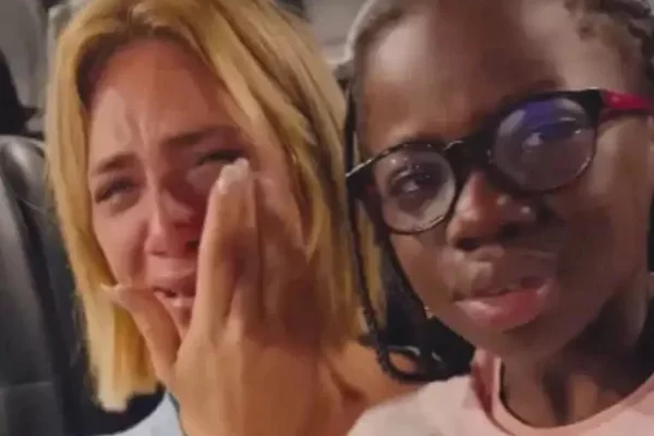 Influencer critica Ewbank após choro com A Pequena Sereia: “Afro money de milhões”