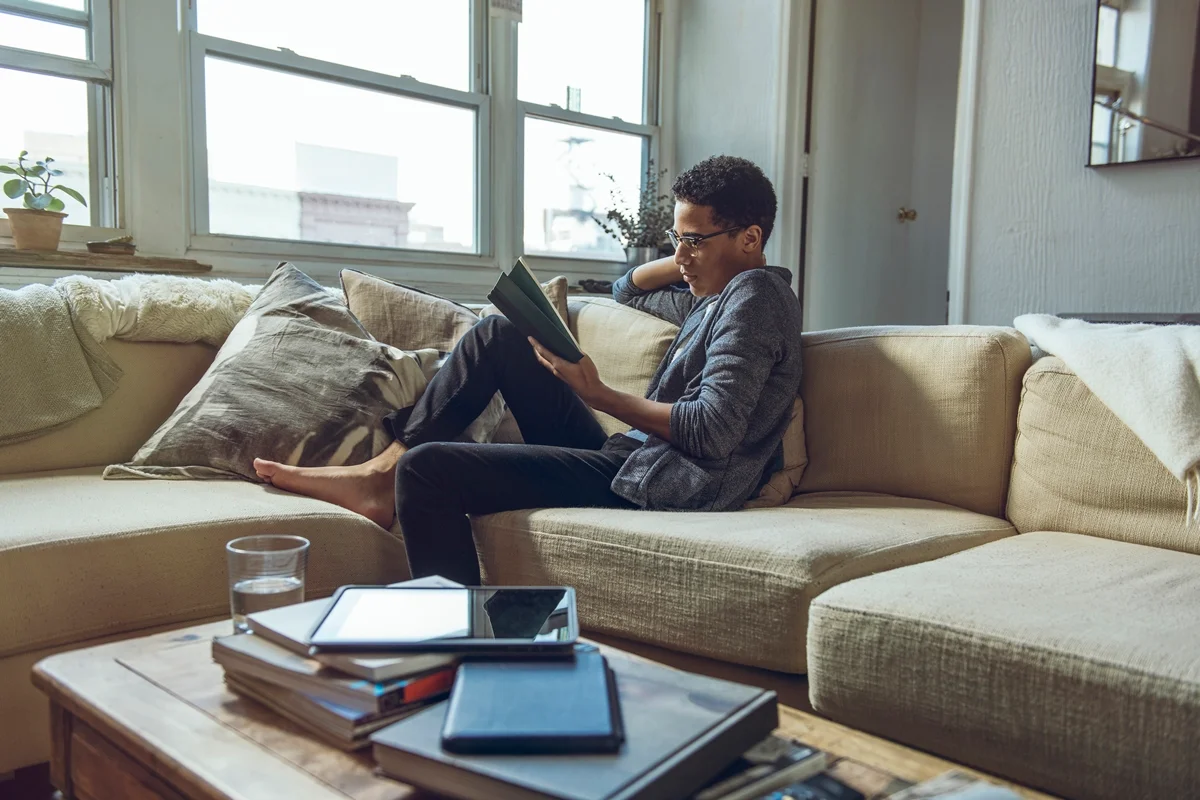 Livro físico ou digital? Objetivo define como cérebro reage ao formato