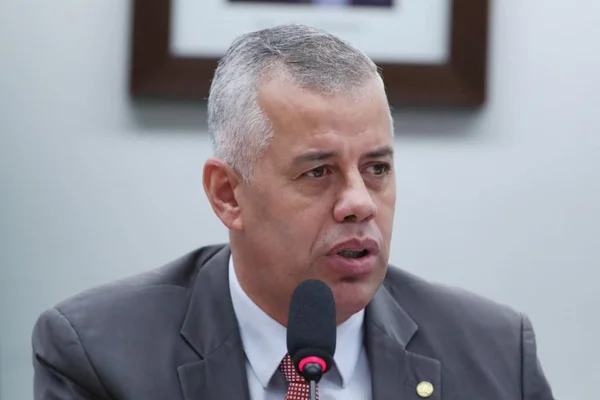 Foto colorida do deputado federal Evair Vieira de Melo (PP - ES) - Metrópoles