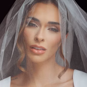 Tainá Castro compartilhou detalhes de seu vestido de noiva nas redes Tainá Castro compartilhou detalhes de seu vestido de noiva nas redes