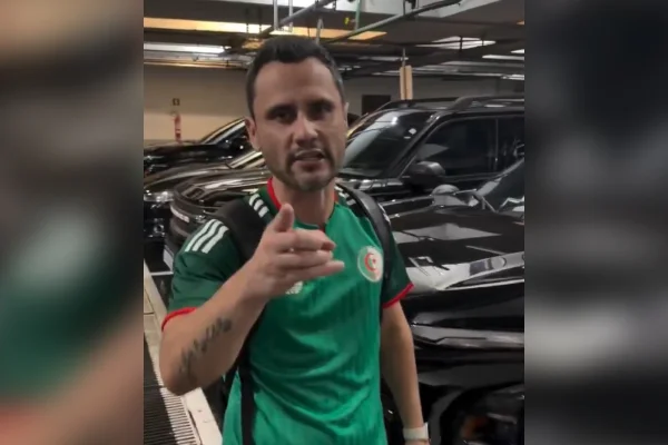 Senador Cleitinho Azevedo critica carros oficiais
