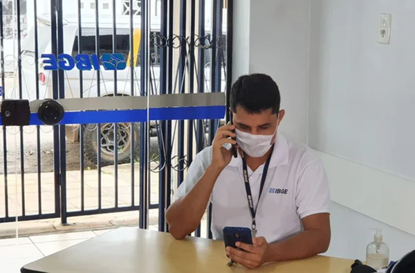 Agente de Pesquisa por Telefone do IBGE - Metrópoles