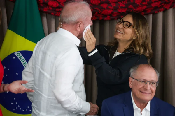 Após 1º turno, Lula diz que carregou “nas costas” a “promiscuidade” no STF - destaque galeria Após 1º turno, Lula diz que carregou “nas costas” a “promiscuidade” no STF - destaque galeria
