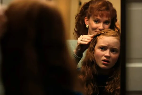 Atriz de Stranger Things desabafa após ser cortada do final da série