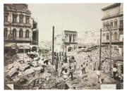 Demolições entre as ruas do Rosário e Ouvidor, avenida Central, atual avenida Rio Branco, Rio de Janeiro, RJ, 1904
