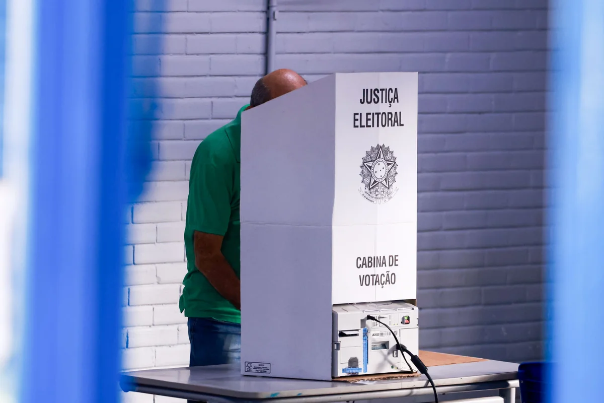 Após derrota nas urnas, 168 deputados e 21 senadores ficam sem mandato - imagem 3 Após derrota nas urnas, 168 deputados e 21 senadores ficam sem mandato - imagem 3