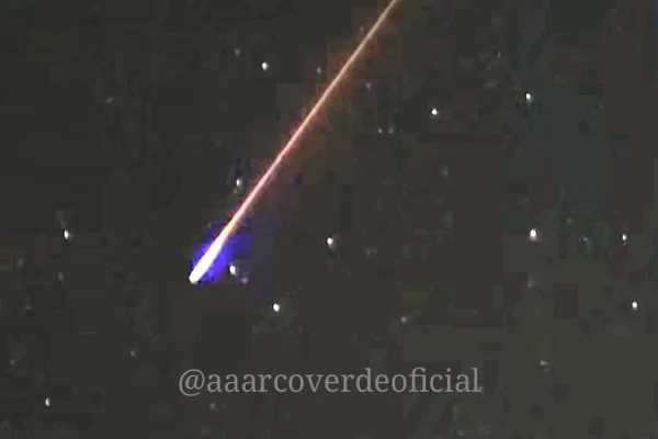 Astrônomos brasileiros registram chuva de meteoros dupla. Veja imagens - destaque galeria Astrônomos brasileiros registram chuva de meteoros dupla. Veja imagens - destaque galeria