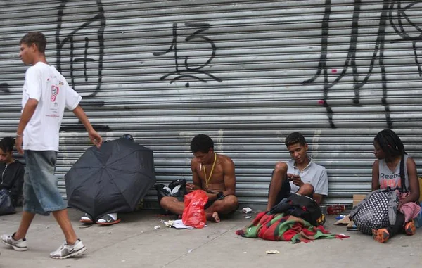 Tumulto entre usuários e PMs na Cracolândia termina em tiroteio