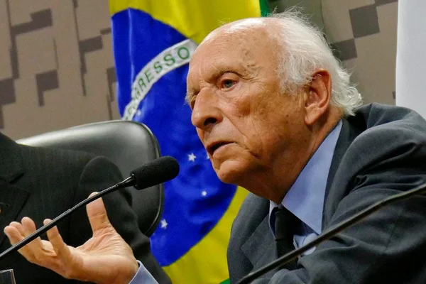 Ex-ministro da Fazenda teme deterioração das contas do país