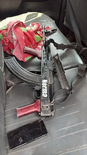 Fuzil encontrado no veículo