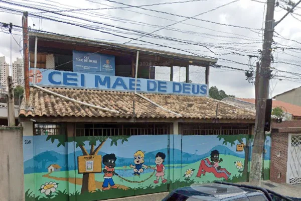 Imagem colorida de creche onde bebê foi encontrado morto. Metrópoles