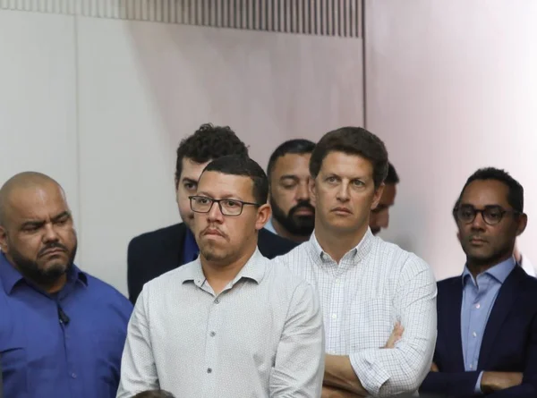 Imagem colorida mostra o deputado federal Ricardo Salles (PL-SP) acompanhando a CPI da Enel na Alesp - Metrópoles