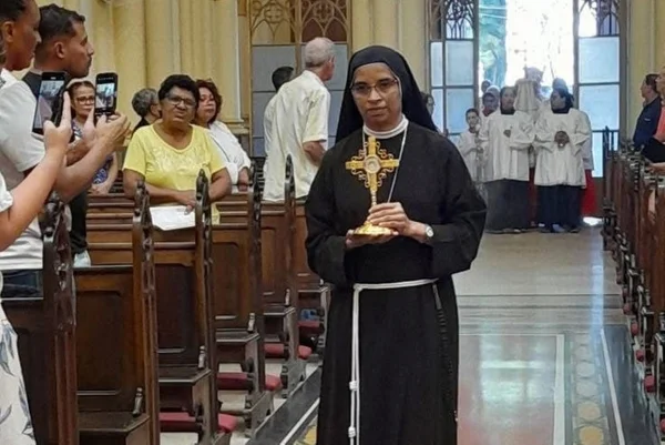 Diocese do litoral de SP recebe parte do corpo de Carlo Acutis