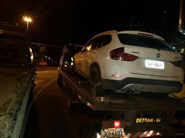 Motorista bêbado fura blitz, ataca PMs e acaba preso em Águas Claras