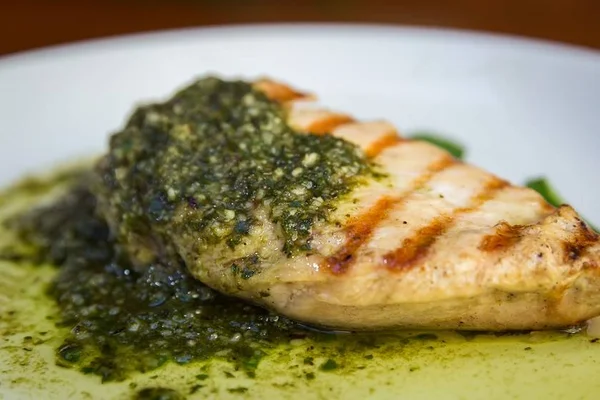Receitas práticas com molho pesto para se deliciar