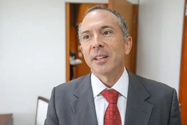 Após oito meses no cargo, procurador-geral do DF pede demissão