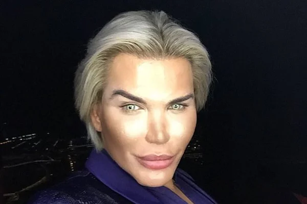 Após dez rinoplastias, Ken Humano afirma não sentir mais cheiros