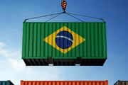 Tarifaço comercial dos EUA atingiu fortemente o Brasil Tarifaço comercial dos EUA atingiu fortemente o Brasil