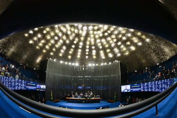 Com debate no Congresso, CNBB afirma ser contra redução da maioridade penal