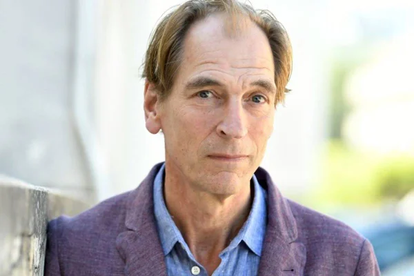 Ator Julian Sands desaparece durante trilha em montanhas da Califórnia
