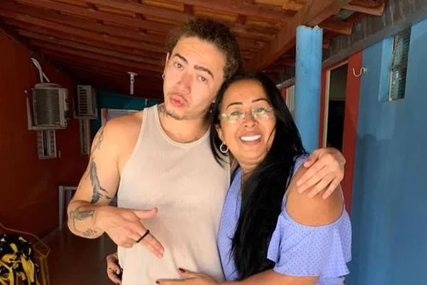Whindersson e a mãe, Valdenice Nunes
