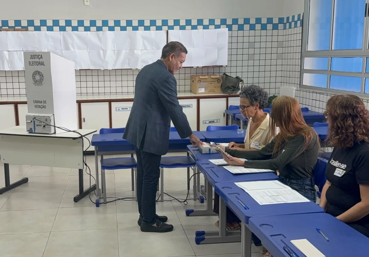 Nunes Marques comparece às urnas neste domingo Nunes Marques comparece às urnas neste domingo