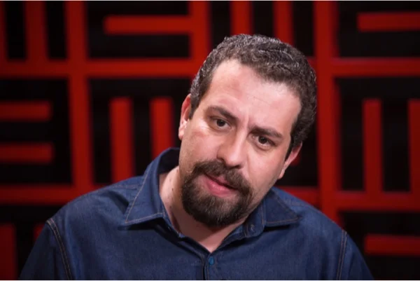 “Violência não se justifica”, diz Boulos sobre ataque a Bolsonaro