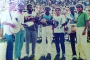 Primeira Formação do Grupo raça: da esquerda pra direita
Mongol, Totonho, Ronaldinho, Marquinhos, Carlinhos, Valney e Marley Primeira Formação do Grupo raça: da esquerda pra direita
Mongol, Totonho, Ronaldinho, Marquinhos, Carlinhos, Valney e Marley