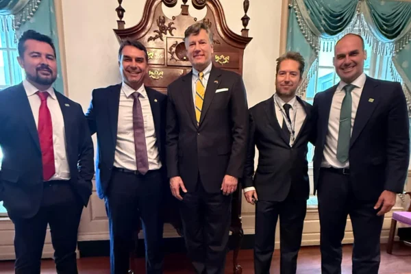Flávio com políticos nos EUA