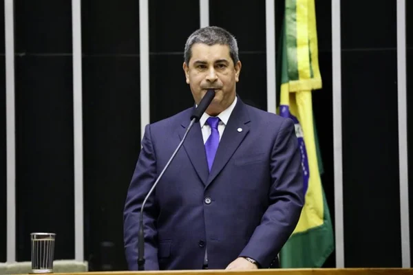 Deputado do PSL diz que relator da Previdência tem “4 ou 5 pareceres”