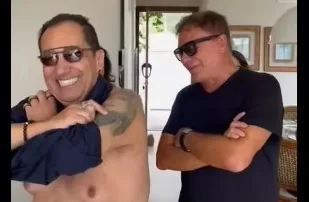 Vídeo: Kajuru faz tatuagem com rosto de Alvaro Dias: “Única colorida”