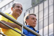 Silas Malafaia e o ex-presidente Jair Bolsonaro em ato na Avenida Paulista