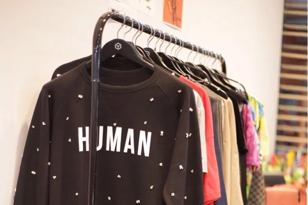 Brasiliense Luisa Farani arma pop-up no SPFW N45