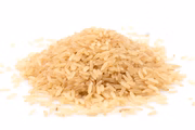 Comum na dieta brasileira, assim como o feijão, o arroz integral é uma boa opção para aumentar a ingestão de fibras 