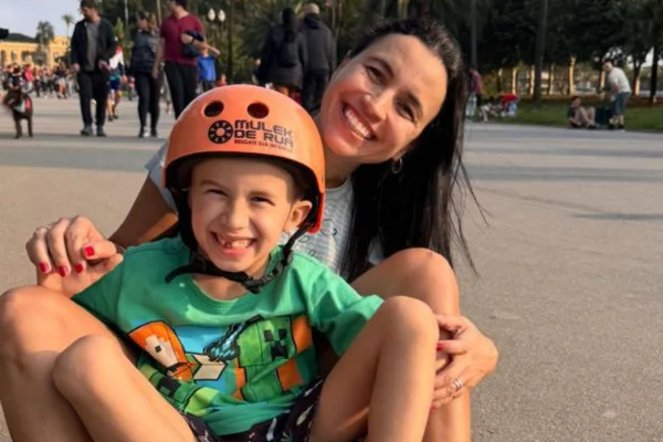 O filho de Roberta Castro foi diagnosticado como superdotado aos 4 anos. Inserida no meio, ela decidiu se testar e descobriu o mesmo laudo - Metrópoles