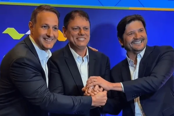 Guilherme Derrite (PP), Tarcísio de Freitas (Republicanos) e André do Prado (PL)