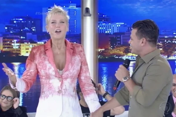 Revoltada, Xuxa deixa programa após Eduardo Costa começar a cantar