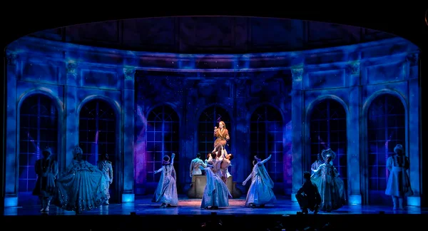 imagem colorida - anastasia o musical