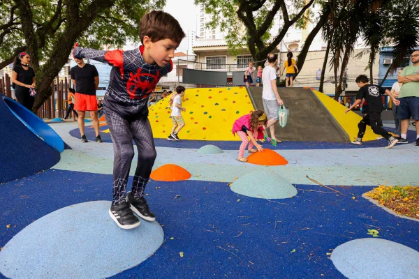 Foto colorida do parque lúdico da Prefeitura de São Paulo - Metrópoles