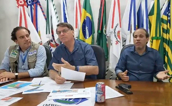 Após Pazuello depor na CPI, Bolsonaro faz live de 5ª feira