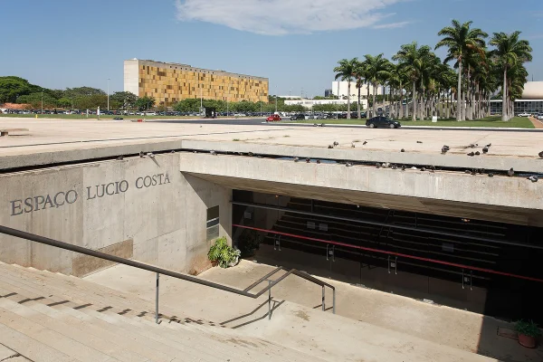 Espaço Lúcio Costa, localizado na praça dos três poderes
