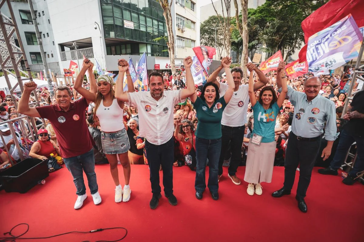 Fernando Haddad participou de ato de campanha na Avenida Paulista neste domingo (27/9) Fernando Haddad participou de ato de campanha na Avenida Paulista neste domingo (27/9)