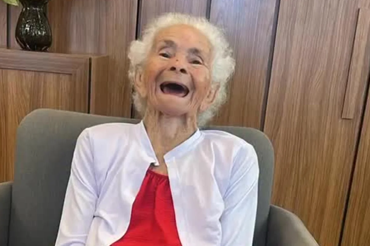 Vovó Valdeci, fenômeno das redes sociais, morre após AVC Vovó Valdeci, fenômeno das redes sociais, morre após AVC