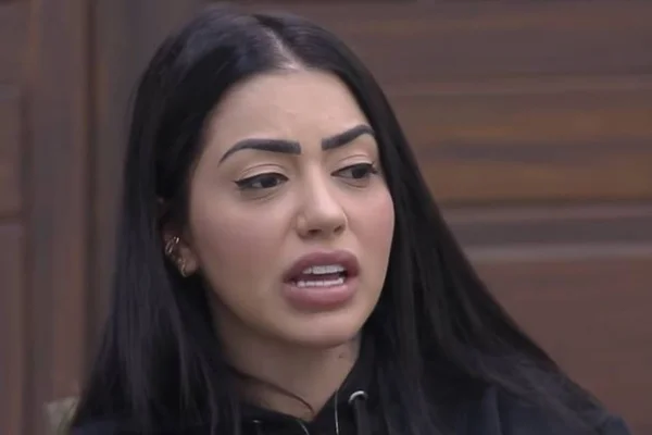 MC Mirella em A Fazenda 12