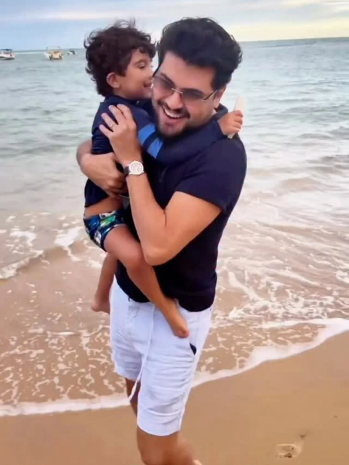 Sertanejo Cristiano e o filho Miguel. Sertanejo Cristiano e o filho Miguel.
