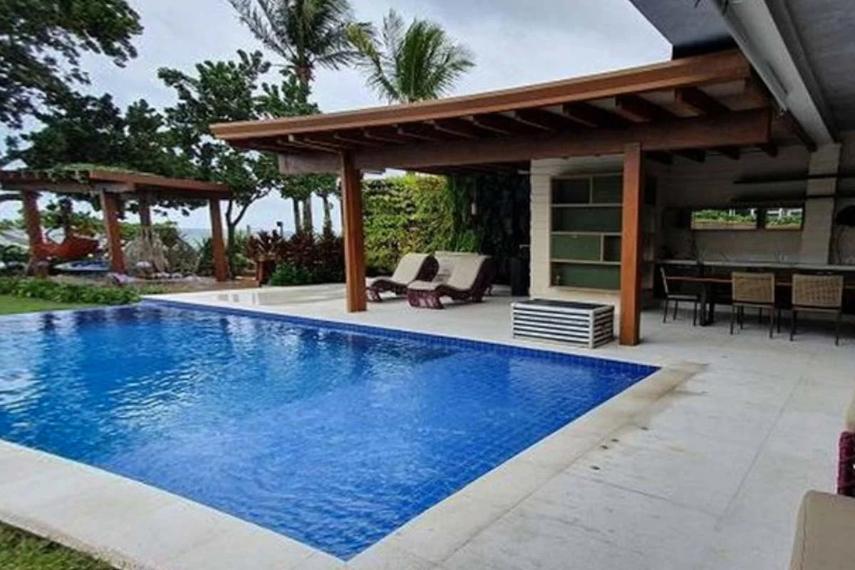 Mansão de Medina e Yasmin na Praia de Maresias, litoral de São Paulo Mansão de Medina e Yasmin na Praia de Maresias, litoral de São Paulo