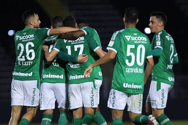 De virada, Chapecoense bate Bragantino fora de casa pelo Brasileirão